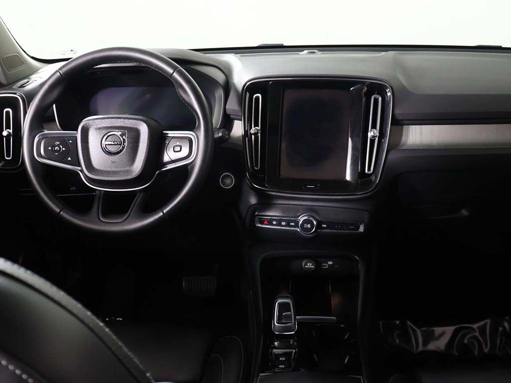 Used 2023 Volvo XC40 B5 Plus w/ Climate Package AWD/4WD image 32
