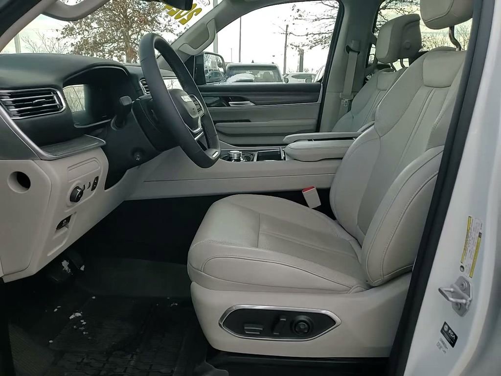 Certified 2024 Jeep Wagoneer Series III w/ Premium Group I image 26