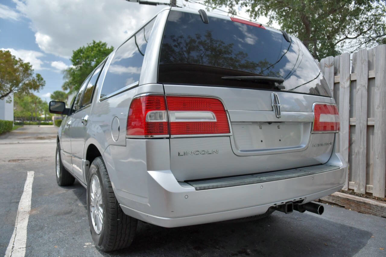 Used 2014 Lincoln Navigator Base 4x2 4dr SUV image 9