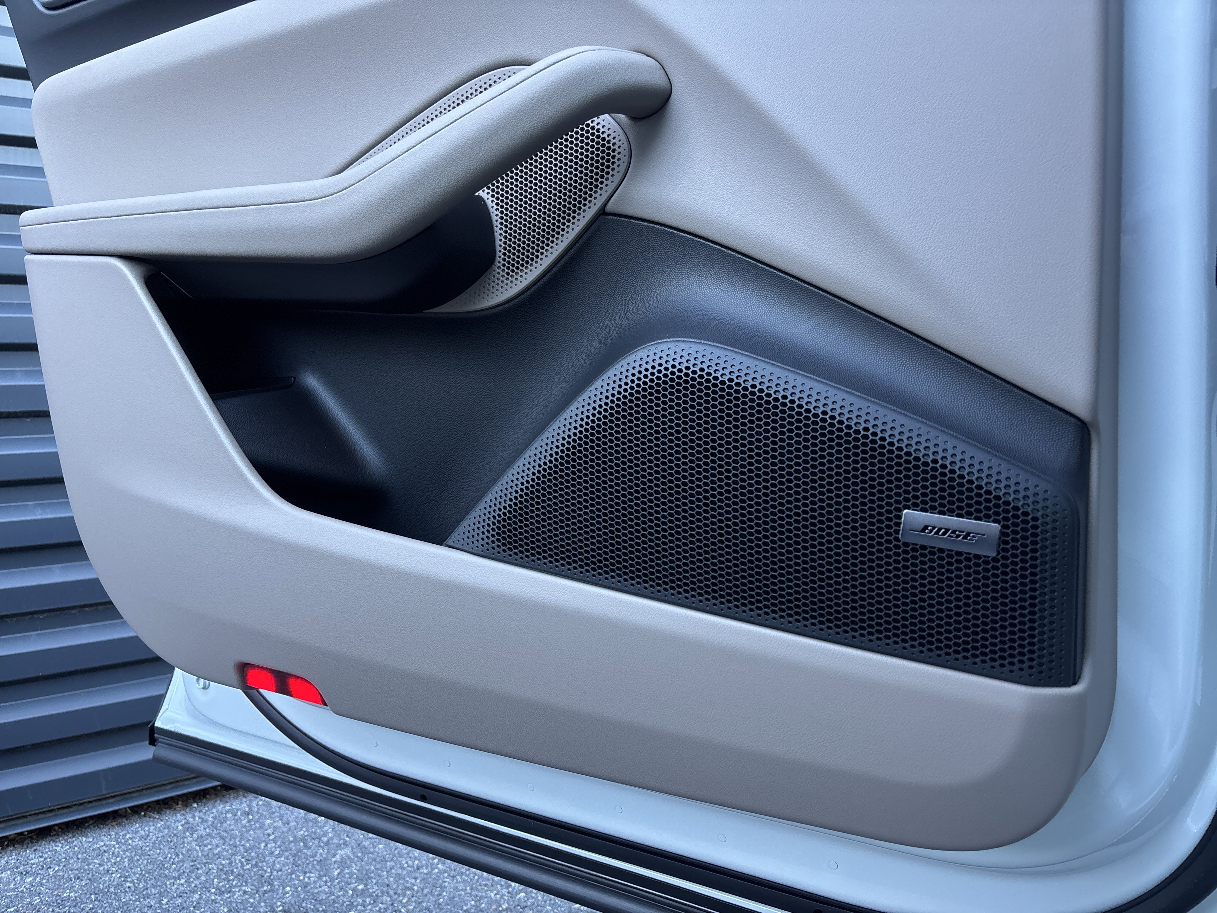 New 2025 Porsche Macan Electric image 24
