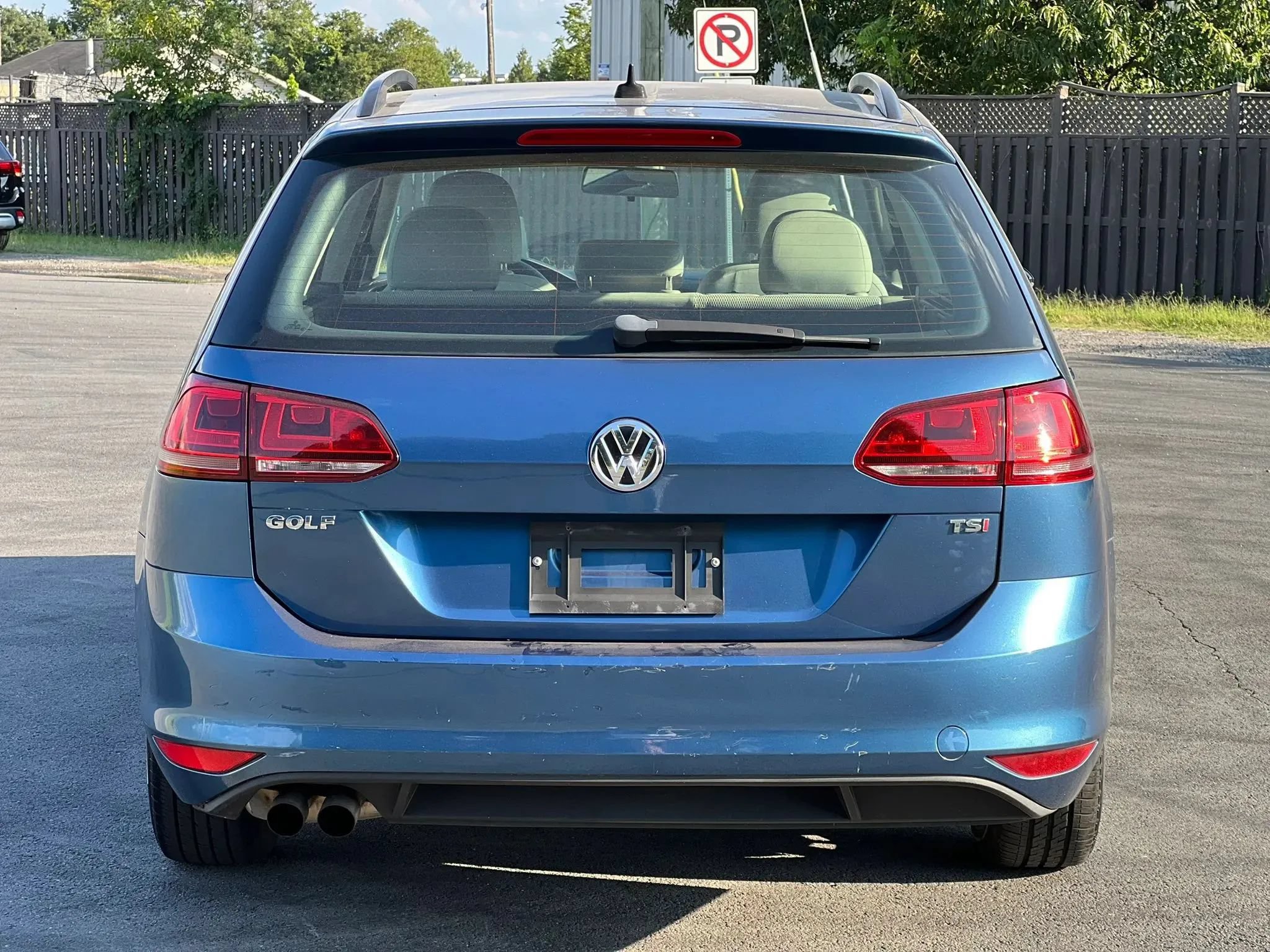 Used 2016 Volkswagen Golf Limited Edition FWD image 4