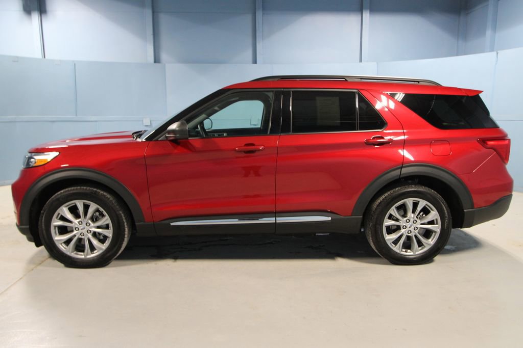 Used 2023 Ford Explorer XLT w/ Equipment Group 202A image 28