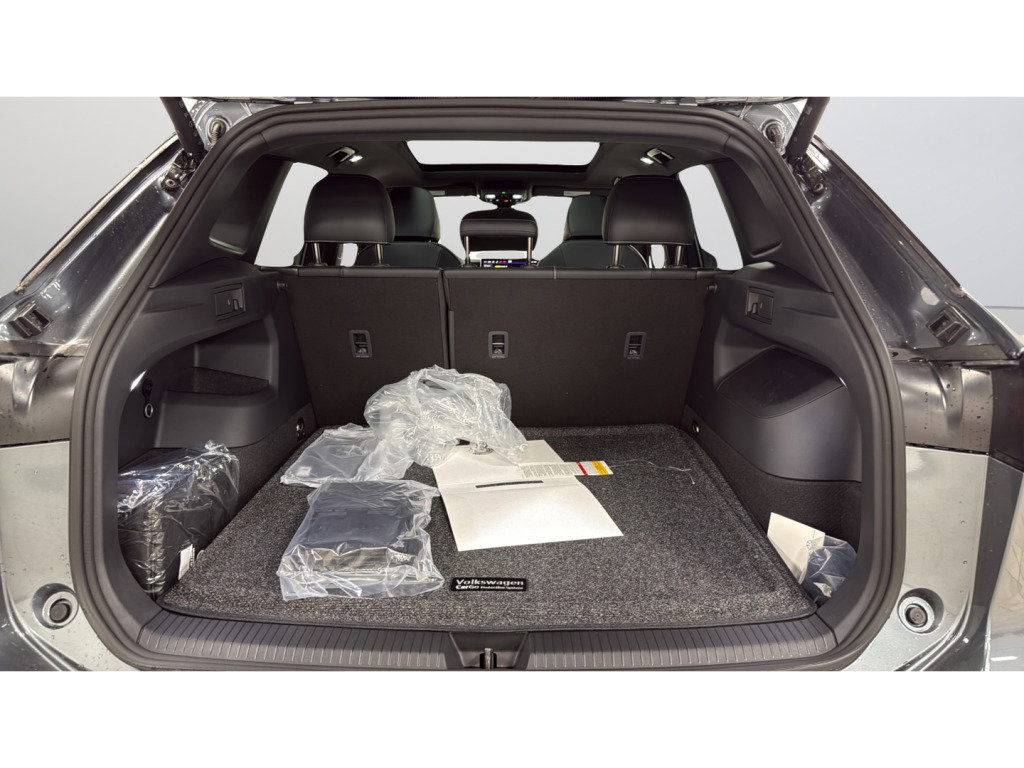 New 2026 Volkswagen Tiguan SE R-Line image 15