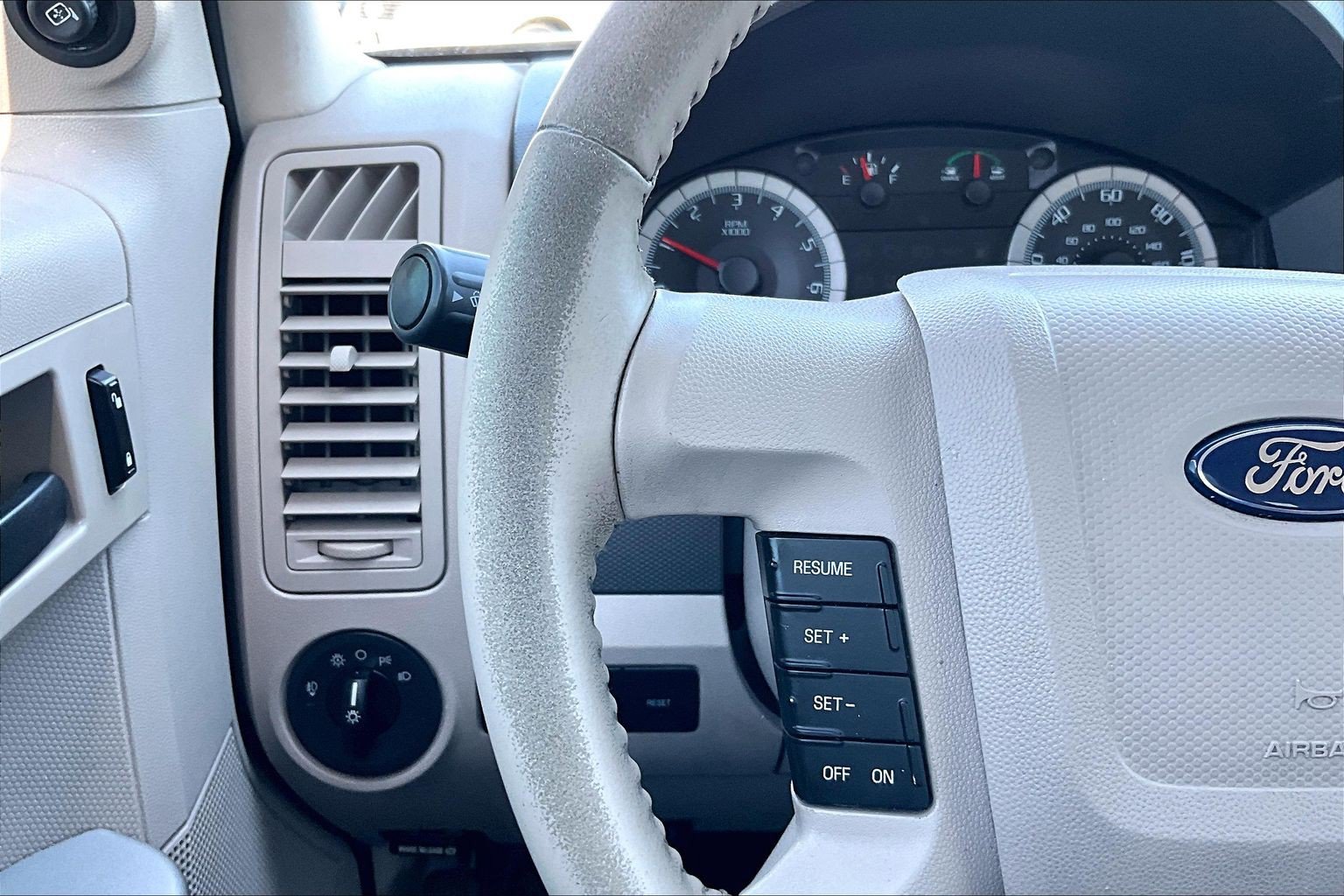 Used 2008 Ford Escape 2WD Hybrid image 19