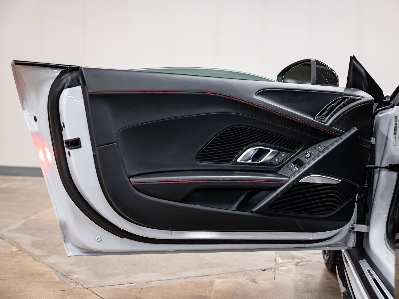 Used 2017 Audi R8 V10 plus image 36