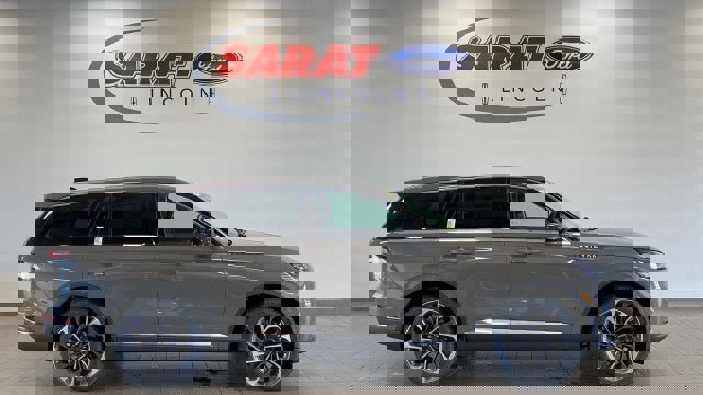 New 2025 Lincoln Aviator Reserve w/ Equipment Group 201A image 1