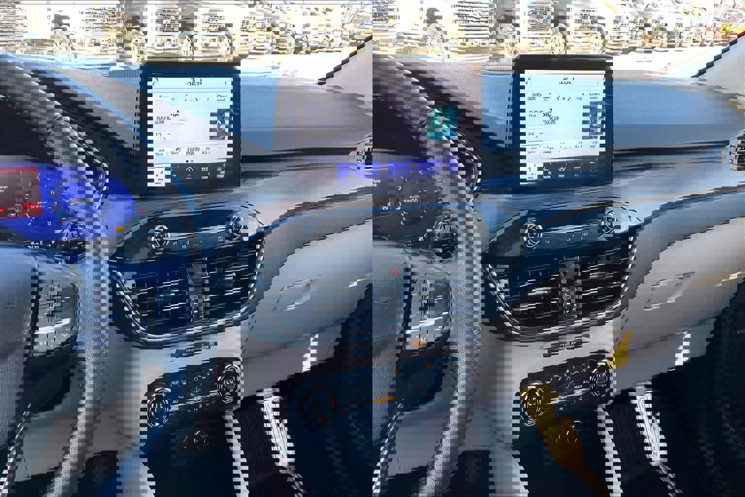 Used 2020 Ford Escape Titanium image 6