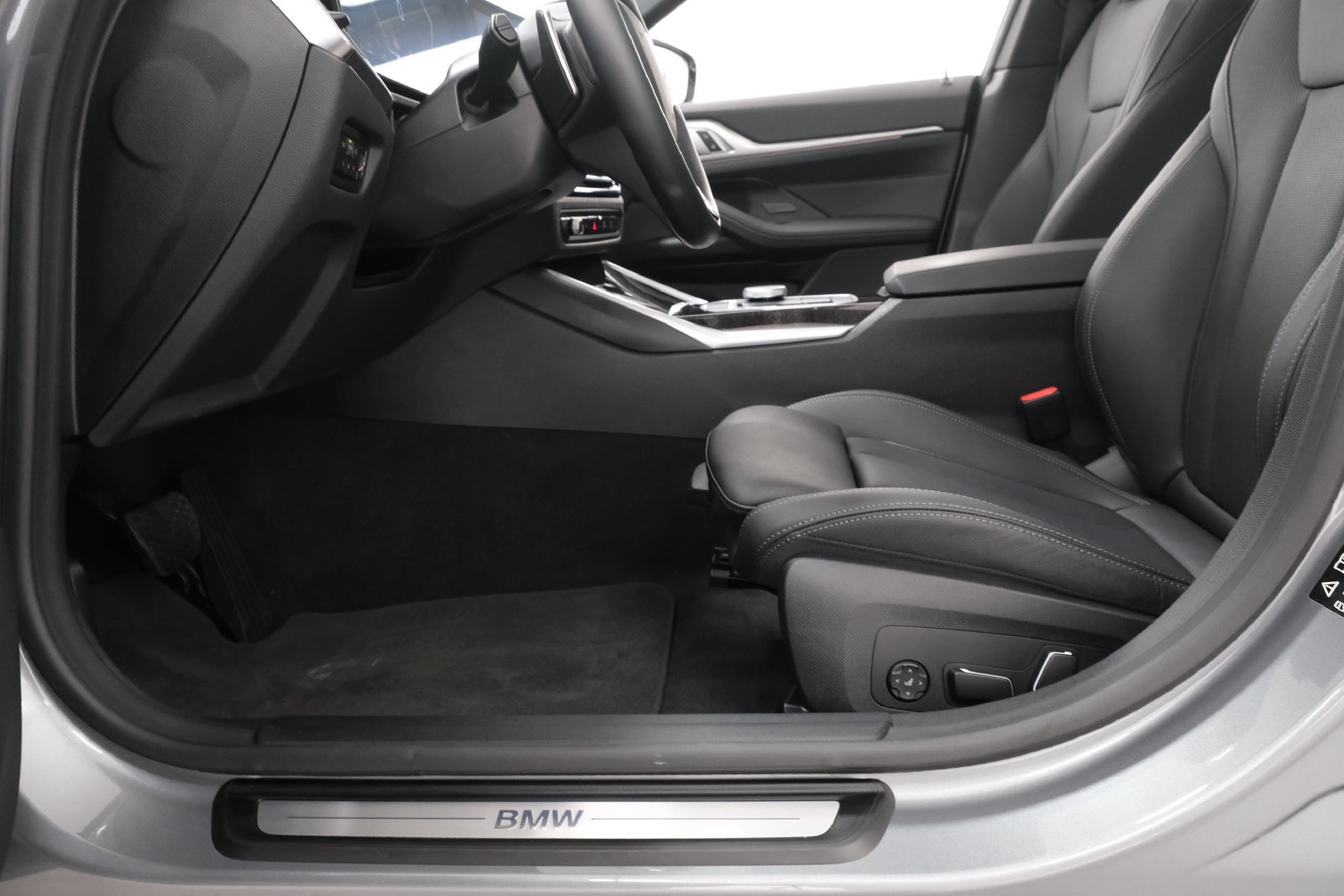 Used 2024 BMW 430i Gran Coupe xDrive w/ Premium Package AWD/4WD image 30