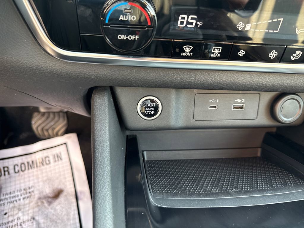 Used 2021 Nissan Rogue SV image 28