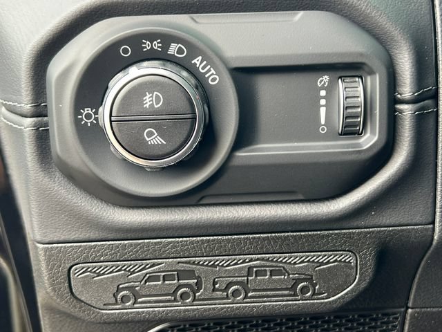 New 2026 Jeep Gladiator Mojave w/ Safety Group AWD/4WD image 22