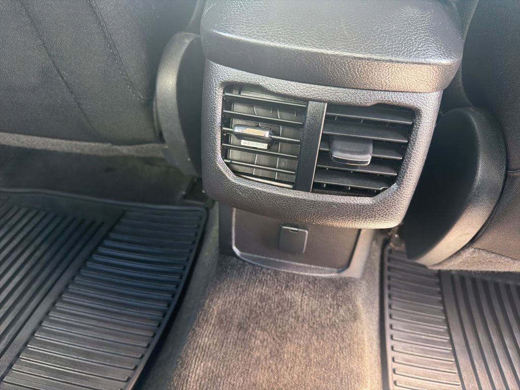 Used 2015 Ford Fusion SE FWD image 43