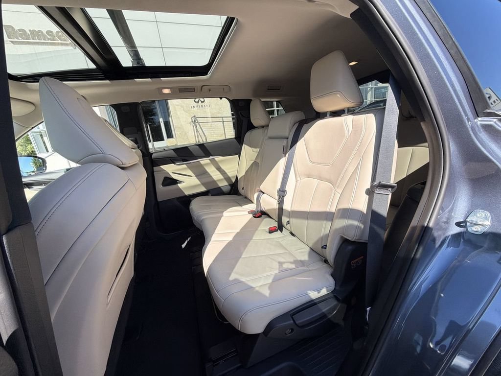 Certified 2023 INFINITI QX60 Sensory w/ Vision Package AWD/4WD image 23