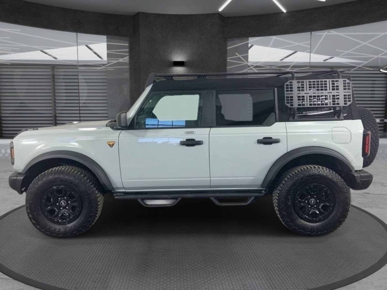 Used 2023 Ford Bronco Badlands w/ Sasquatch Package AWD/4WD image 8