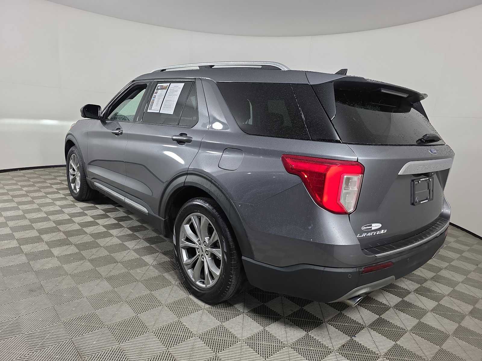 Used 2022 Ford Explorer Limited image 6