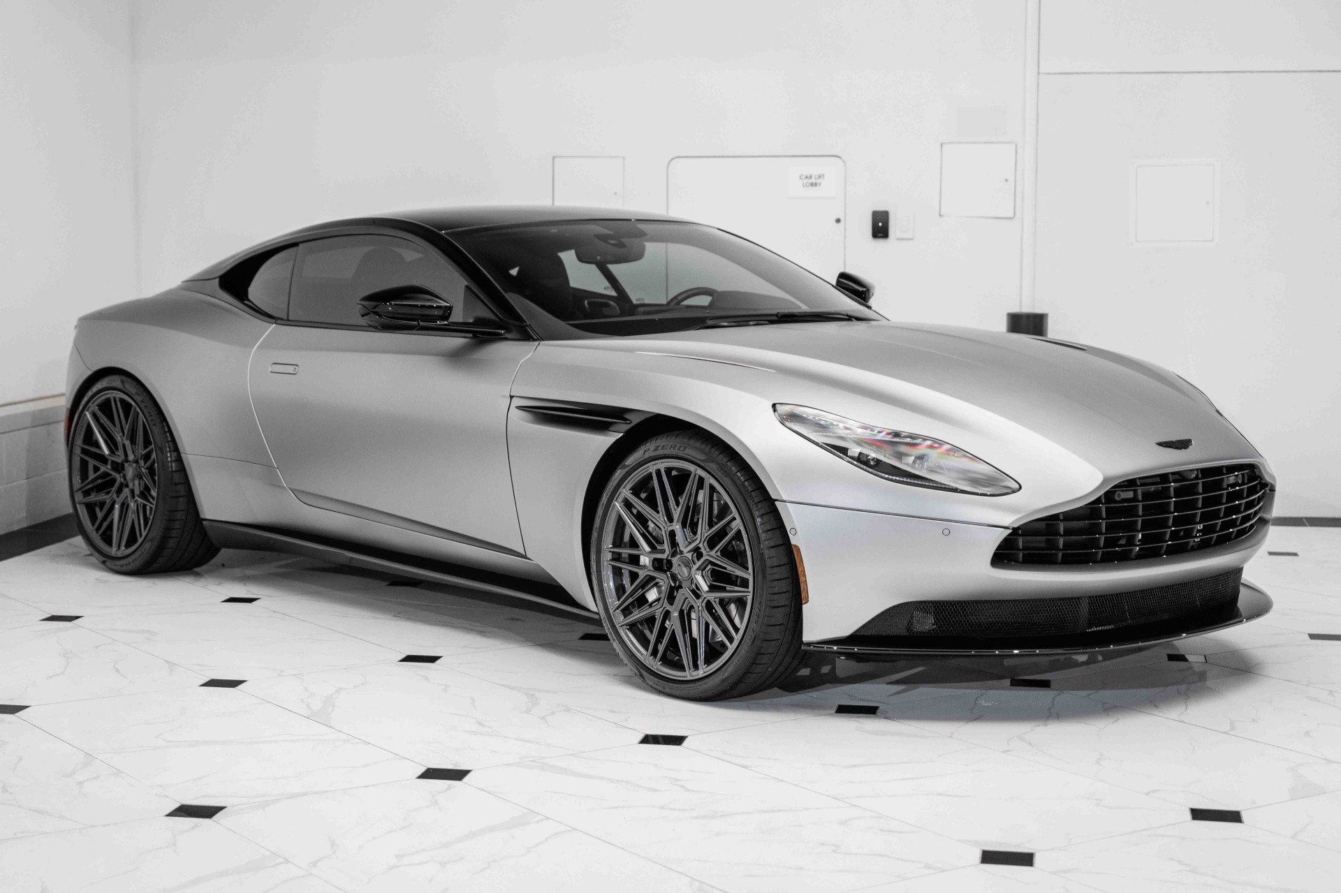 Used 2023 Aston Martin DB11 Coupe image 1