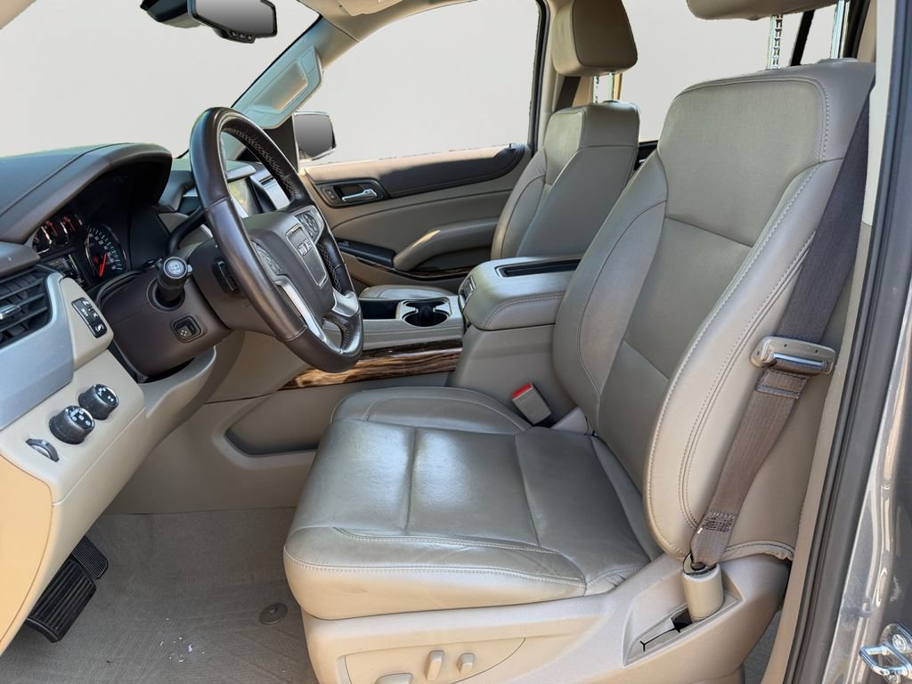 Used 2020 GMC Yukon XL SLT w/ Premium Edition AWD/4WD image 16