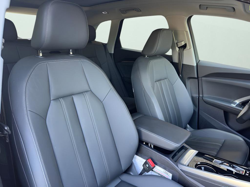 Used 2025 Audi Q5 Premium w/ Convenience Package image 44