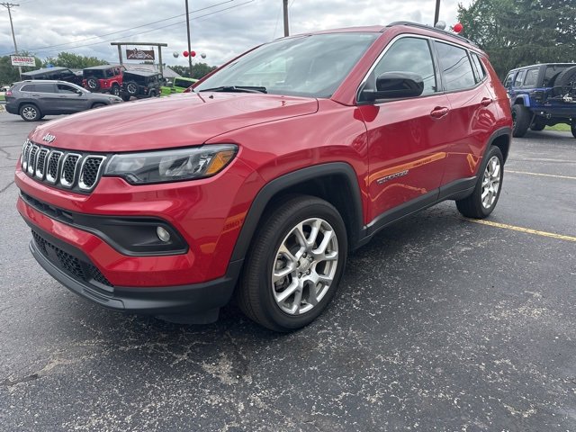 Used 2023 Jeep Compass Latitude image 4