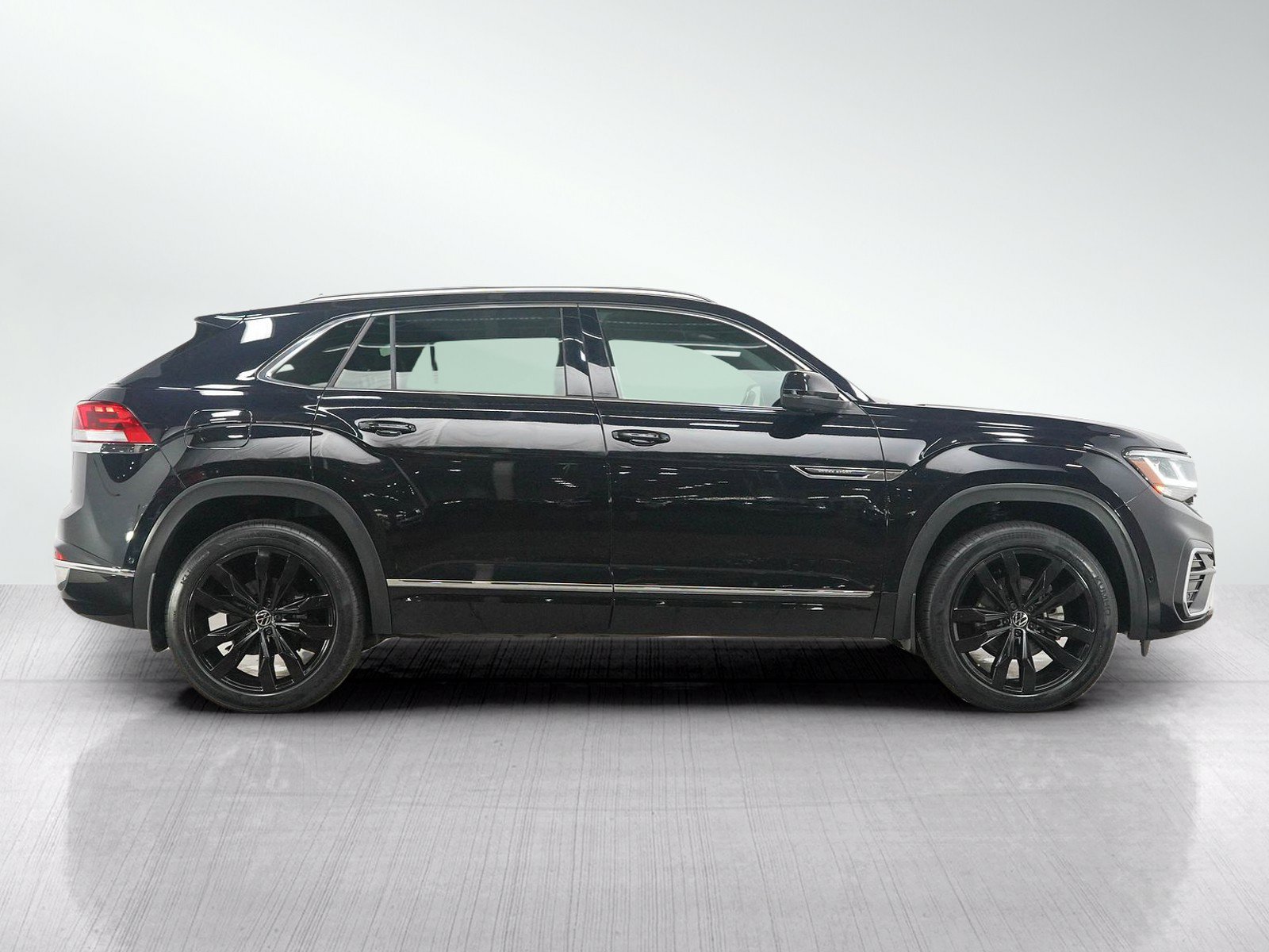 Used 2023 Volkswagen Atlas Cross Sport SEL Premium R-Line AWD/4WD image 6