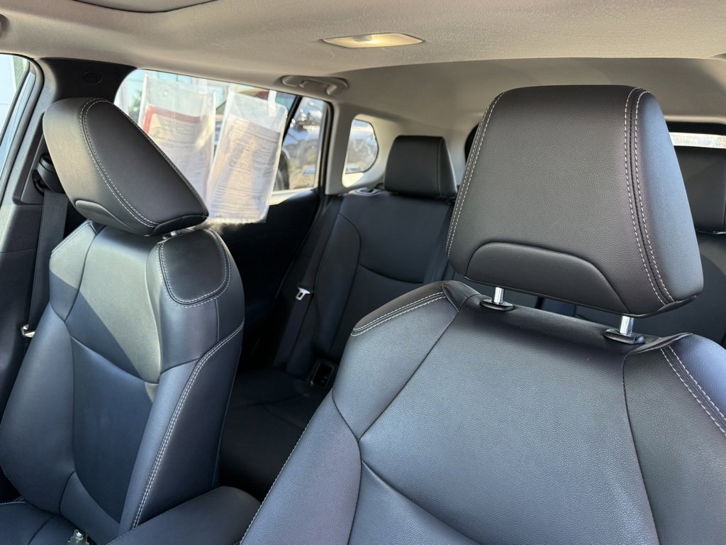 Certified 2022 Toyota Corolla Cross XLE image 21