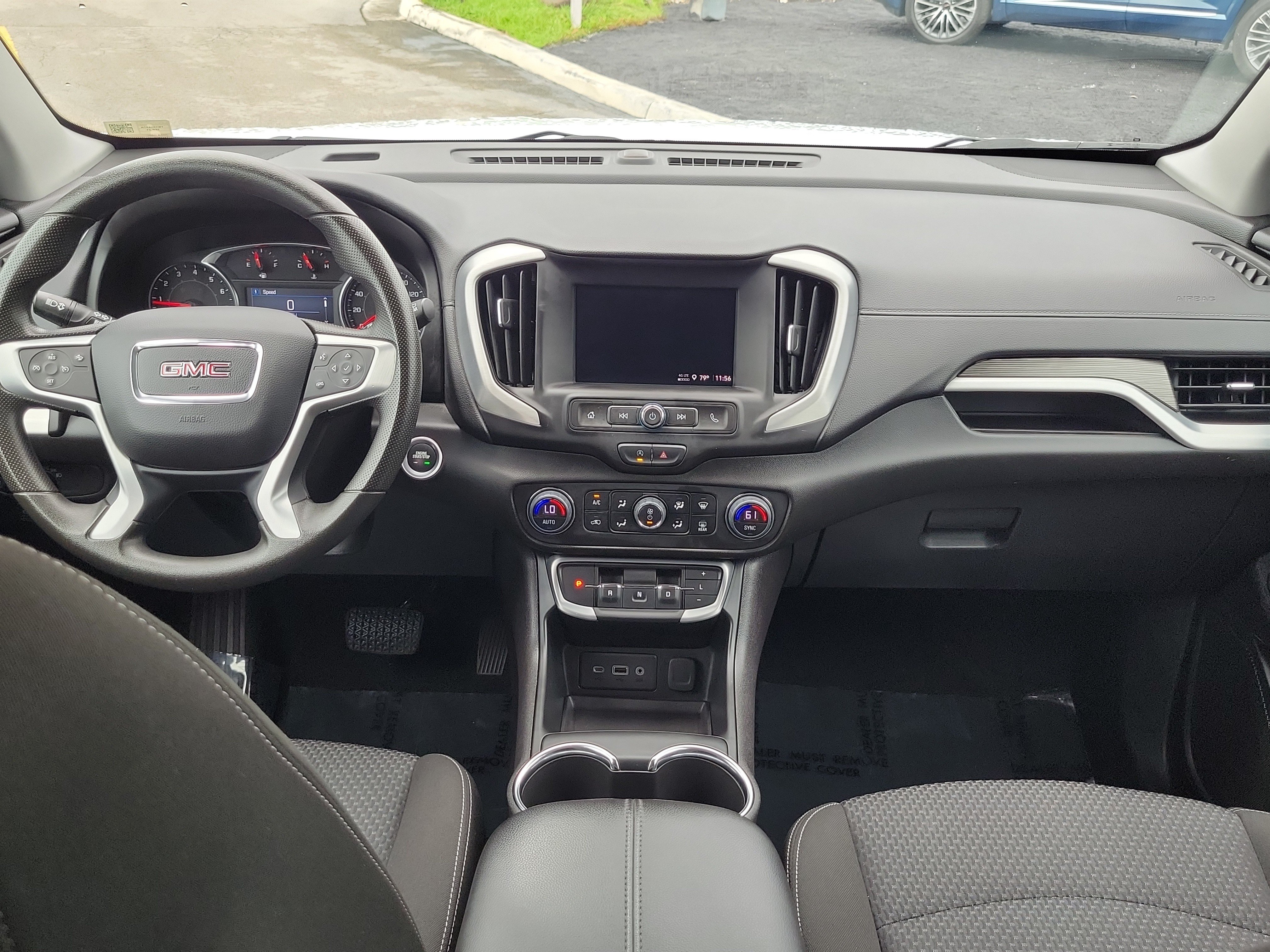 Used 2024 GMC Terrain SLE w/ Driver Convenience Package FWD image 17