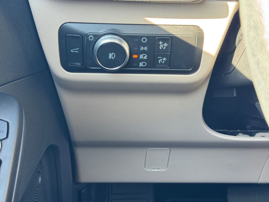 Used 2020 Ford Escape SEL FWD image 23