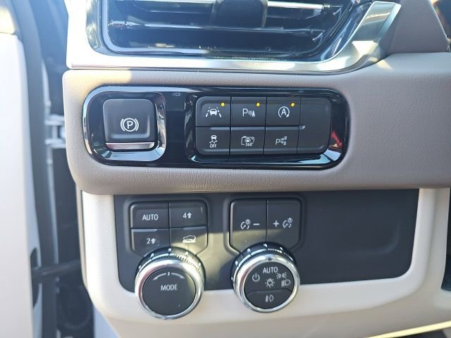 New 2026 GMC Yukon XL Denali w/ Sun & Power Step Package image 25