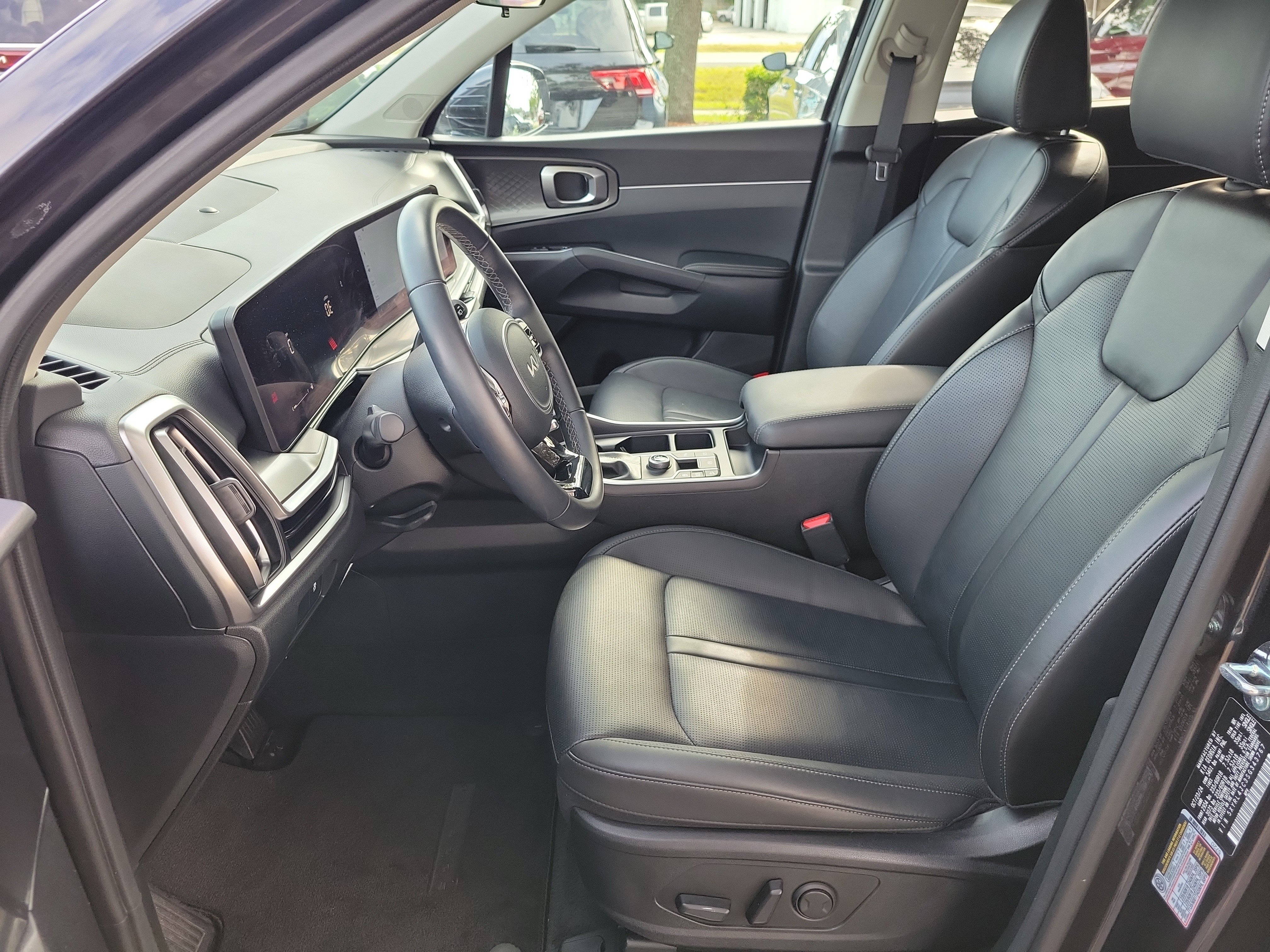 Certified 2025 Kia Sorento S w/ Panoramic Sunroof Package FWD image 20