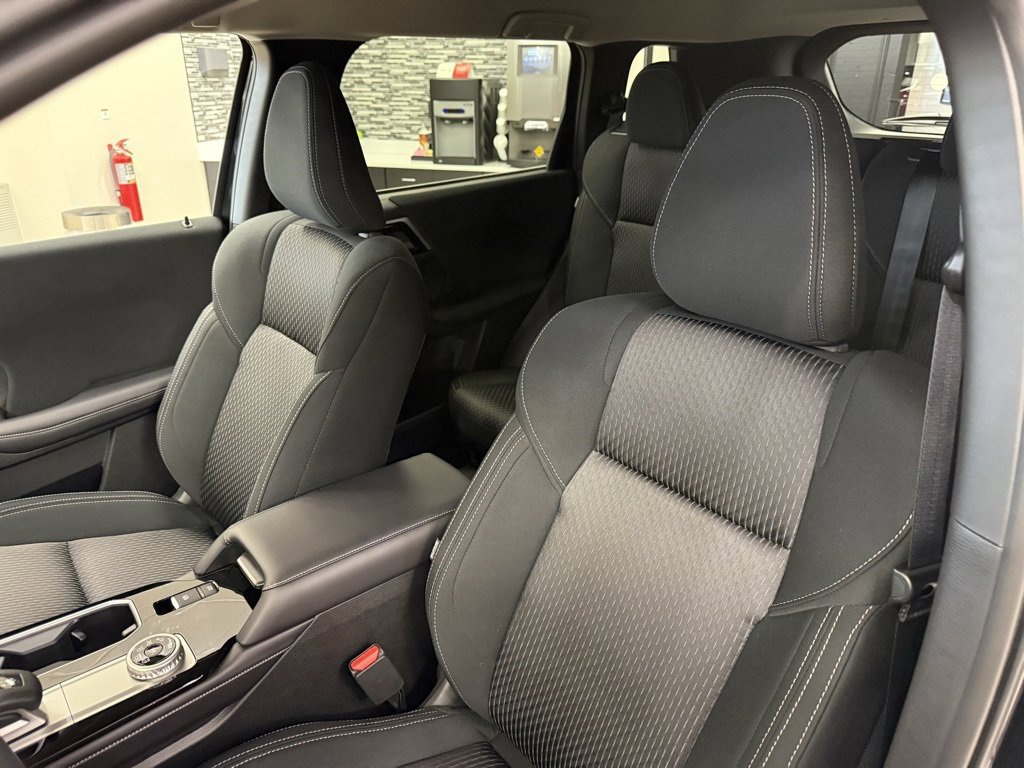 New 2026 Mitsubishi Outlander ES image 14