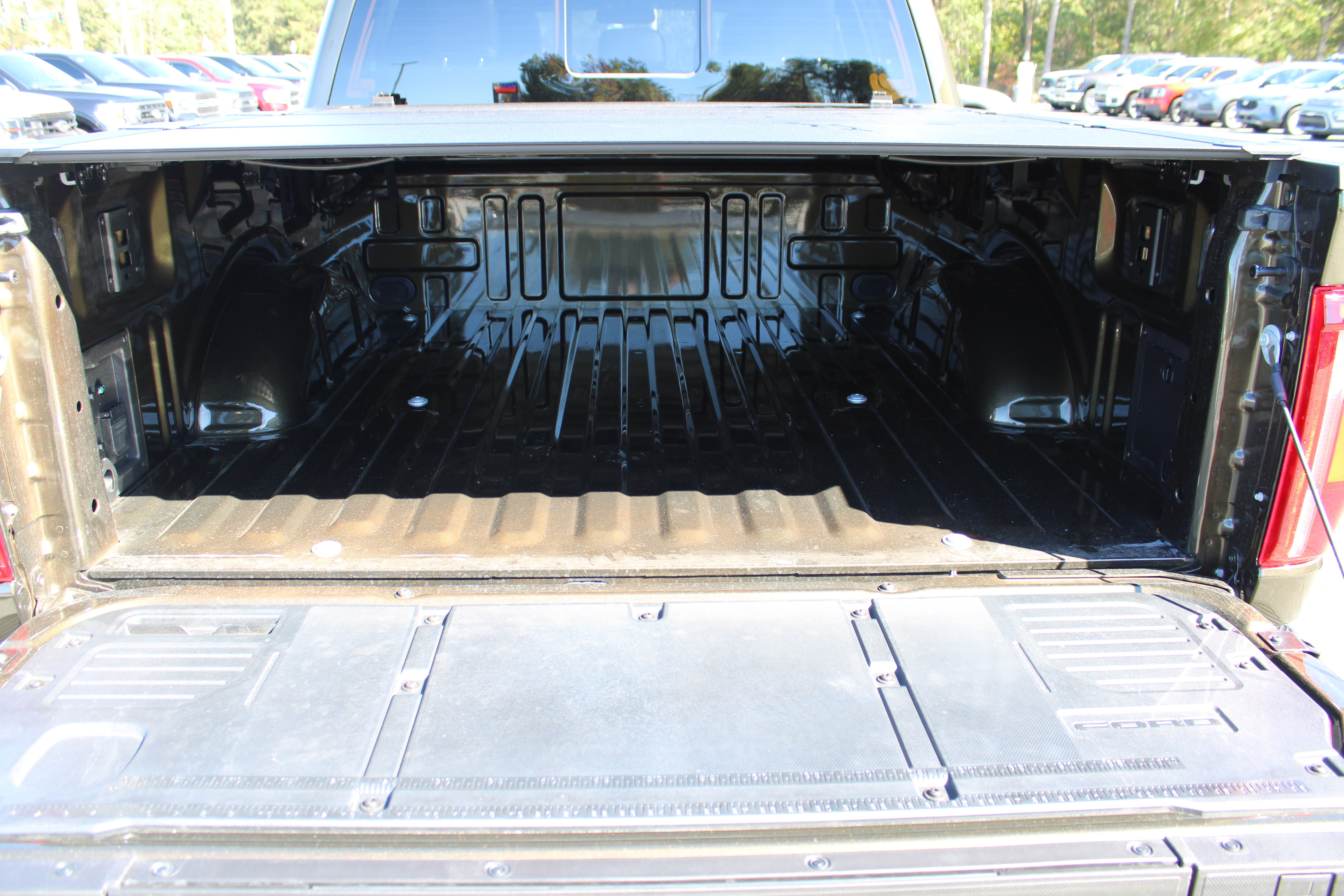 Used 2025 Ford F150 Raptor AWD/4WD image 13