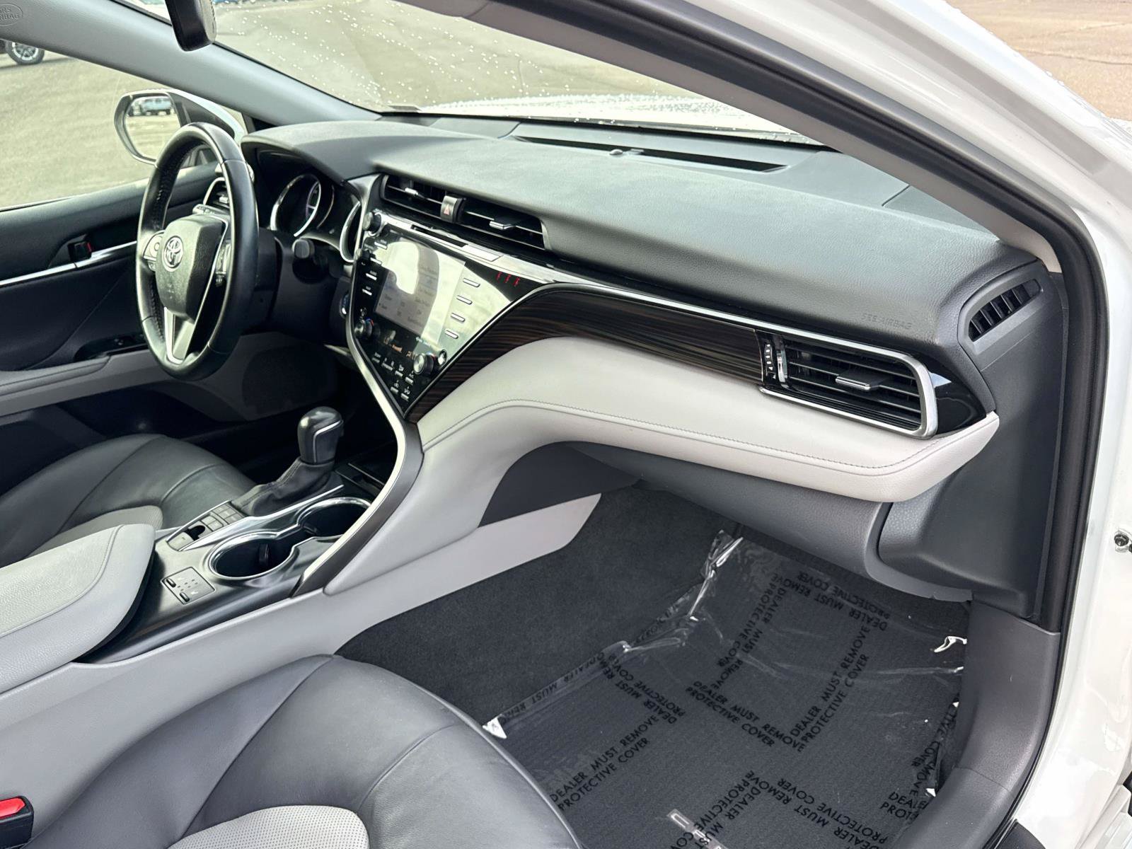 Used 2020 Toyota Camry XLE w/ Carpet Mat Package FWD image 18