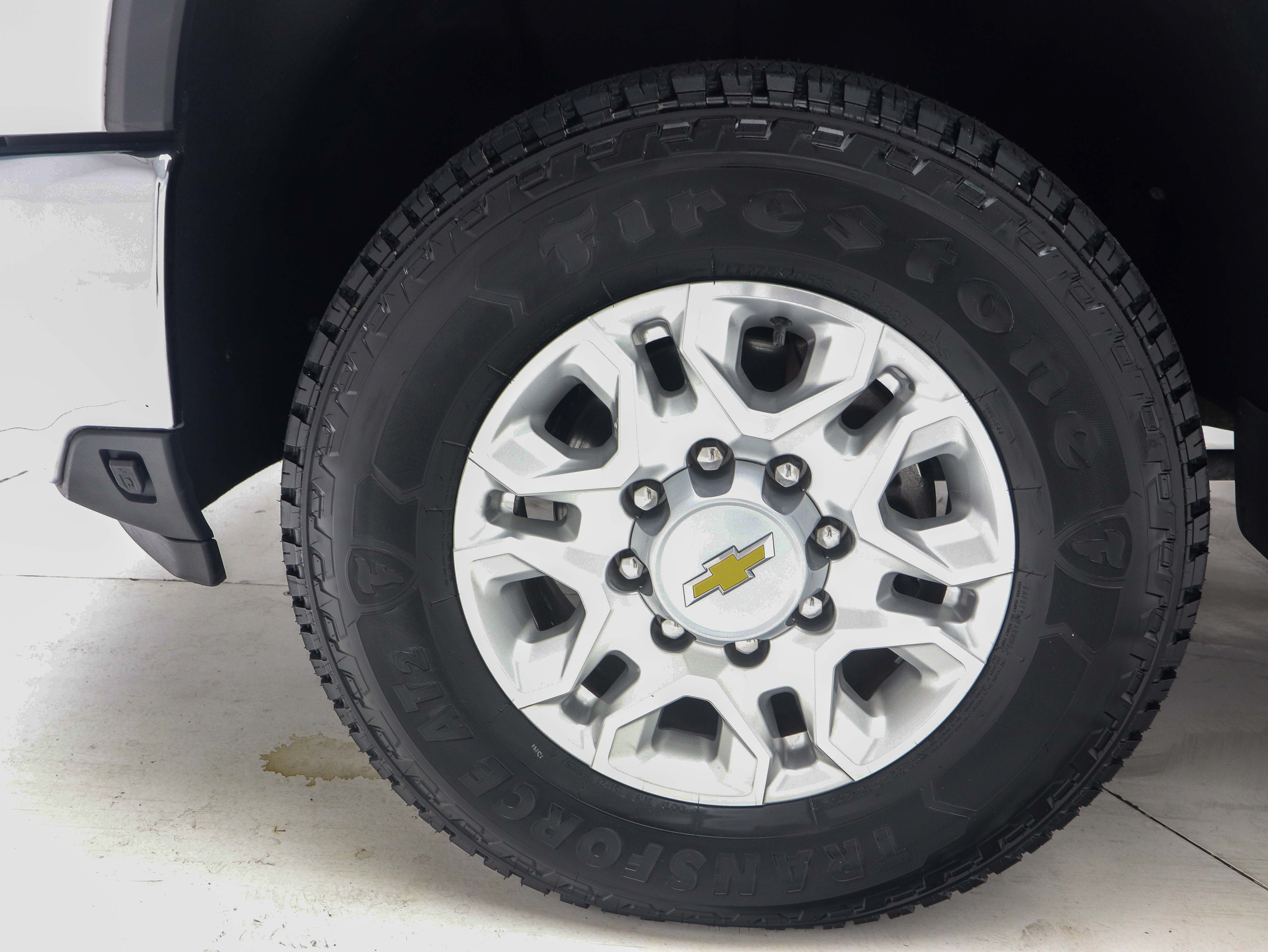 Used 2024 Chevrolet Silverado 2500 LT AWD/4WD image 28
