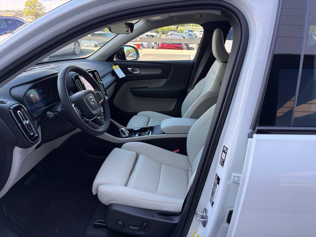 New 2026 Volvo XC40 B5 Ultra w/ Protection Package Premier AWD/4WD image 12