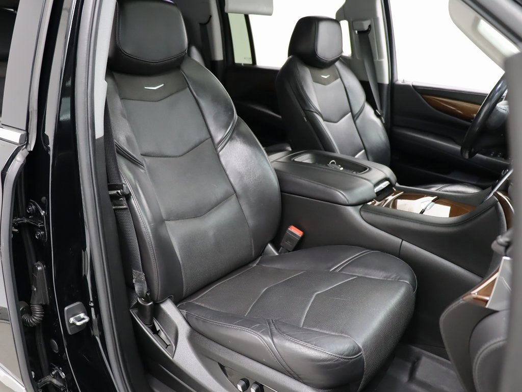 Used 2020 Cadillac Escalade ESV Premium Luxury image 25