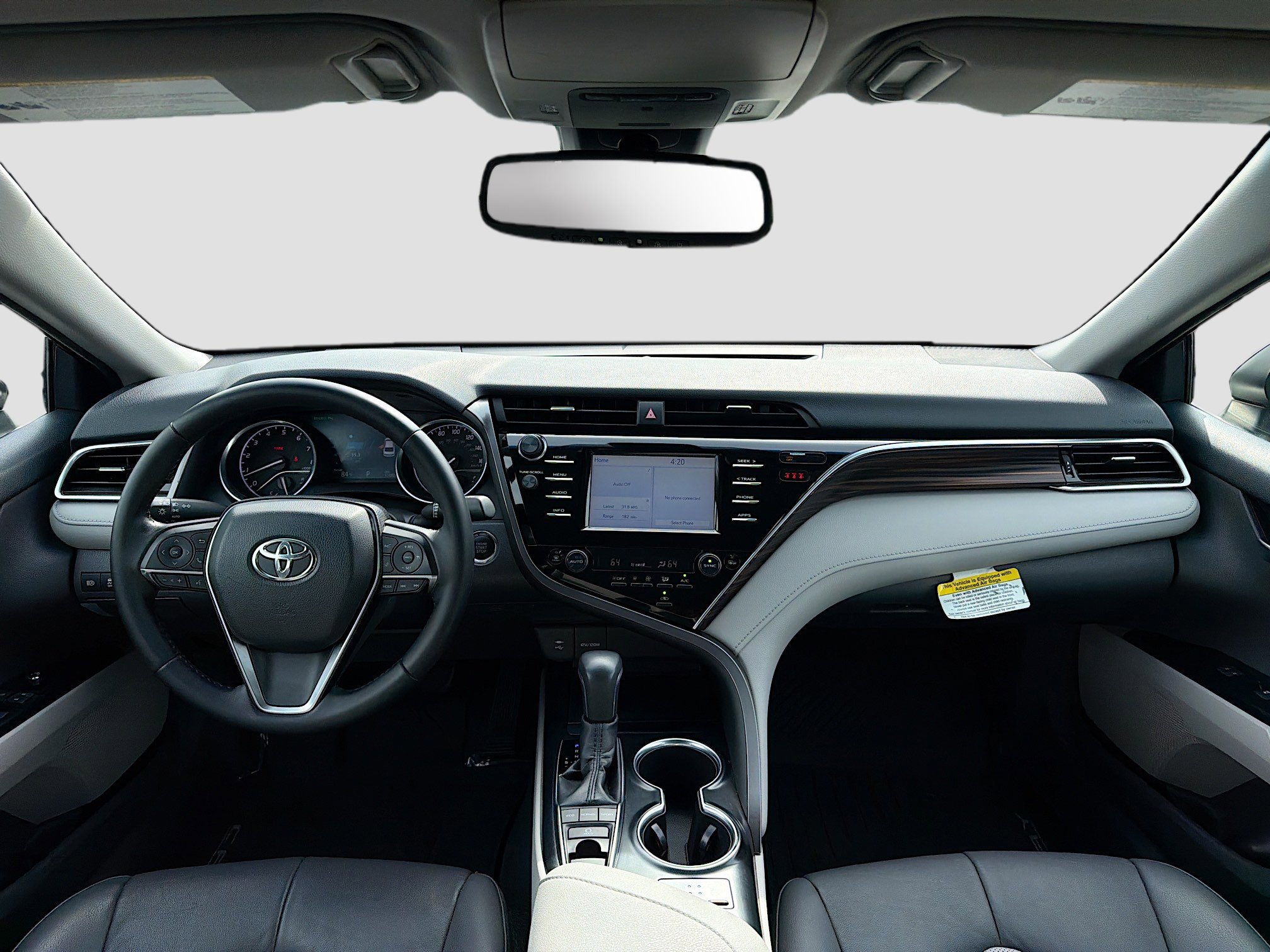 Used 2018 Toyota Camry XLE FWD image 3