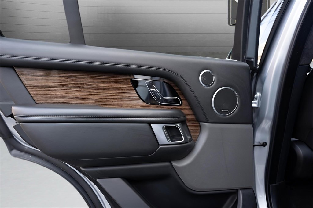 Used 2020 Land Rover Range Rover HSE image 34