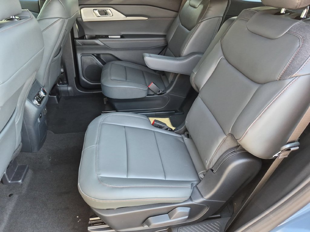 New 2027 Ford Explorer Active w/ Active Comfort Package AWD/4WD image 18