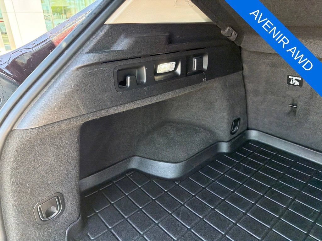 Used 2021 Buick Envision Avenir w/ Technology Package II AWD/4WD image 30