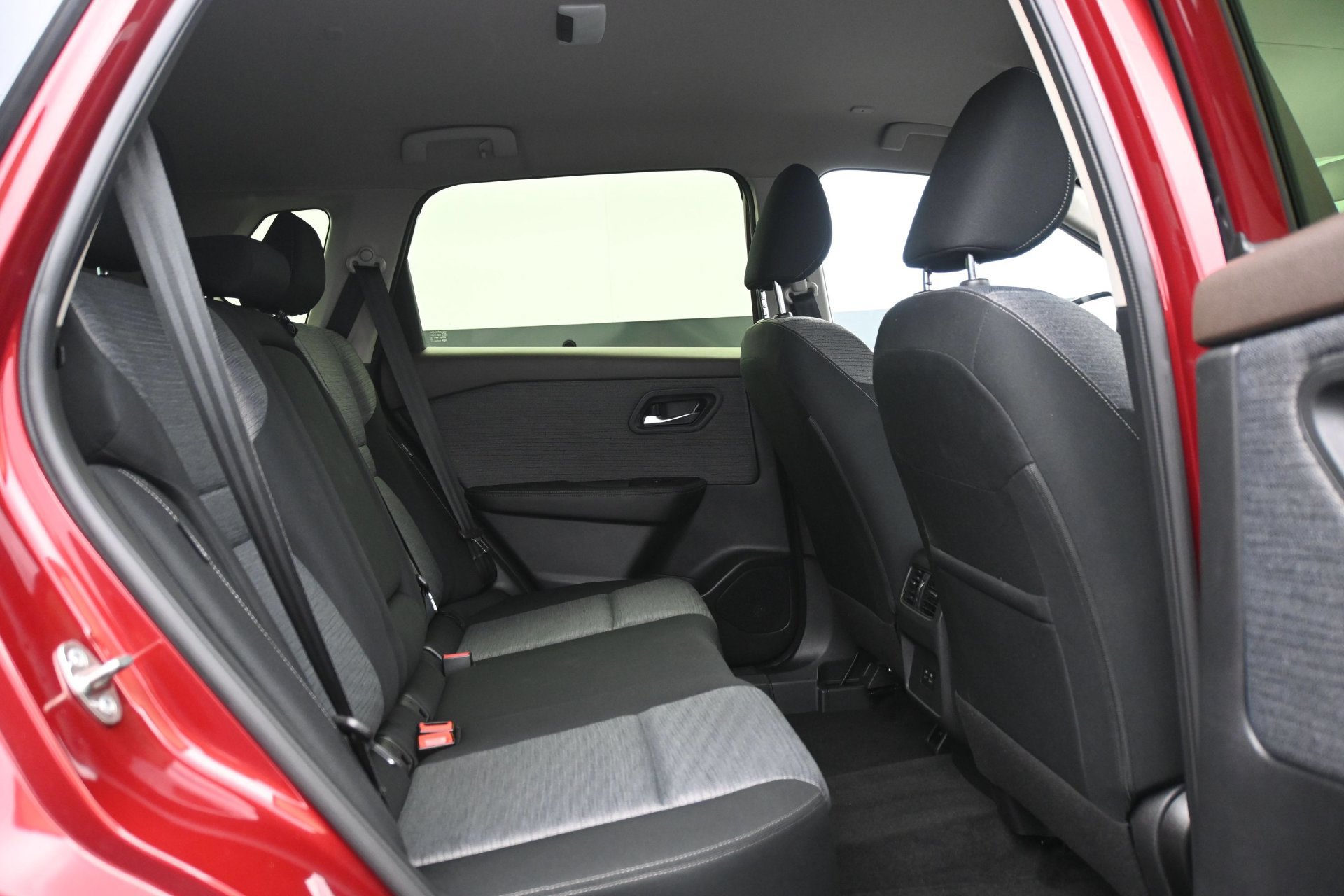 Used 2023 Nissan Rogue SV AWD/4WD image 14