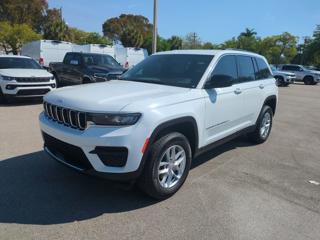 New 2025 Jeep Grand Cherokee Laredo RWD image 9