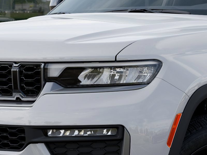 New 2026 Jeep Grand Cherokee L Limited w/ Limited Altitude Package AWD/4WD image 10