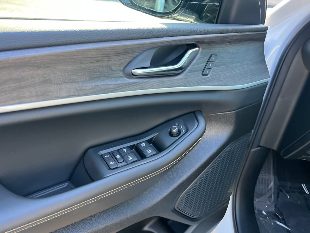 New 2026 Jeep Grand Cherokee L Limited AWD/4WD image 22