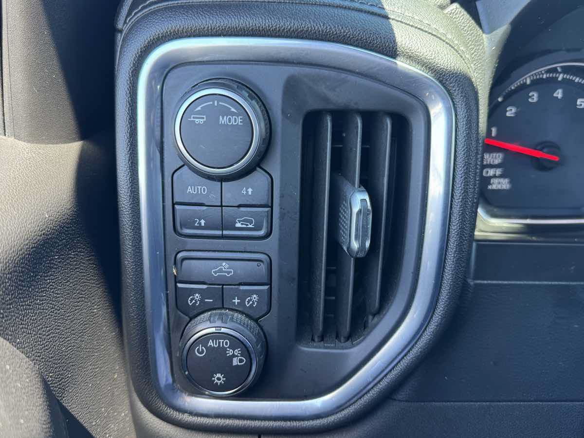 Used 2020 Chevrolet Silverado 1500 LT w/ Bed Protection Package AWD/4WD image 26