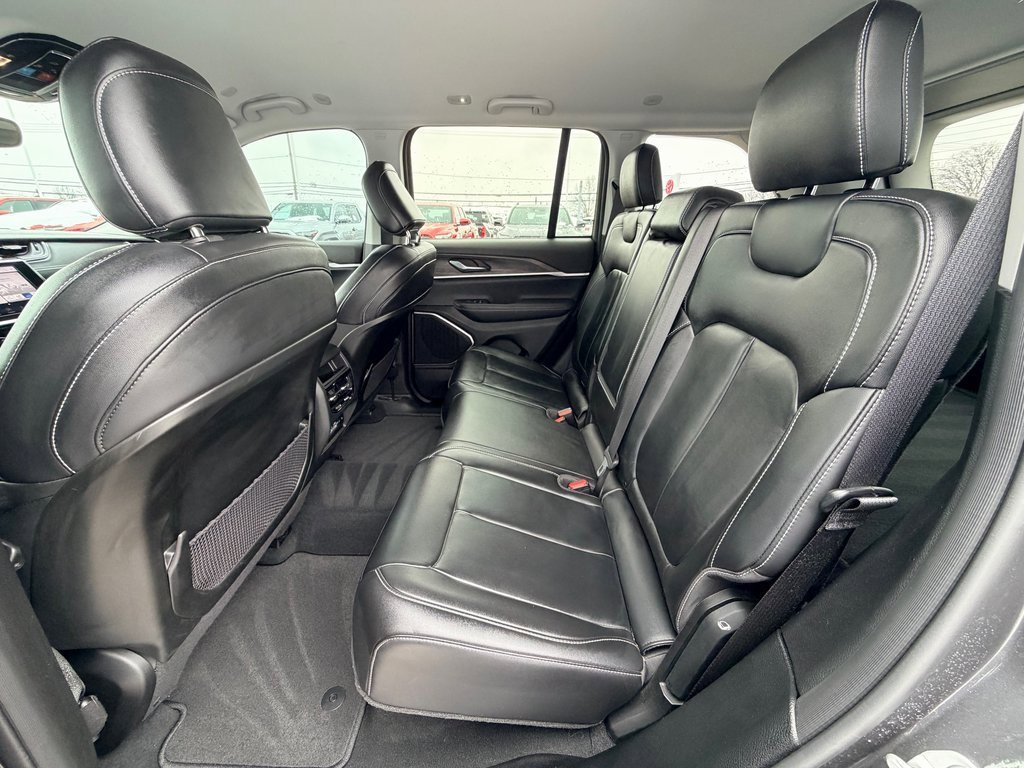 Used 2022 Jeep Grand Cherokee Limited image 20