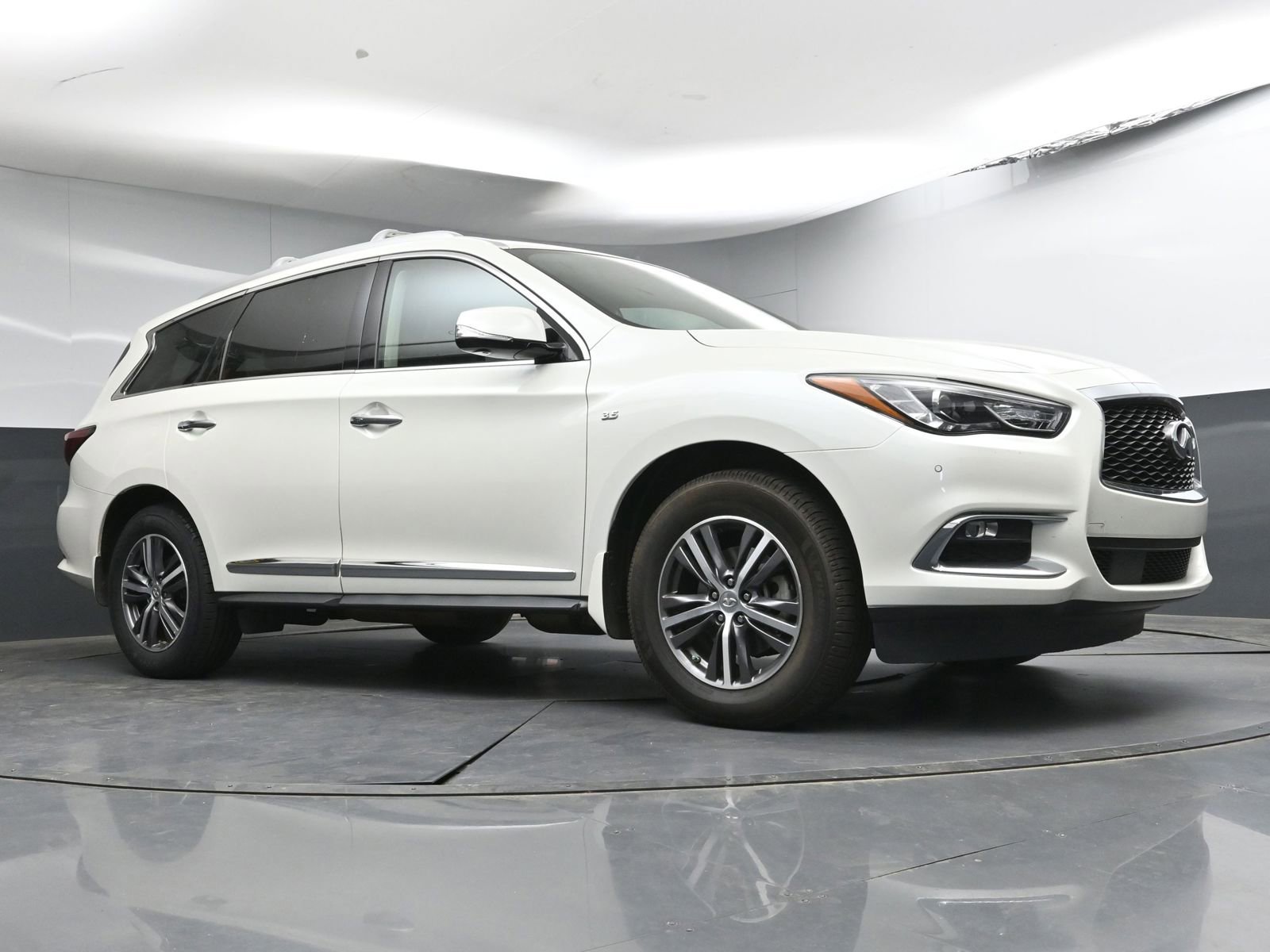 Used 2019 INFINITI QX60 Luxe w/ Essential Package image 28