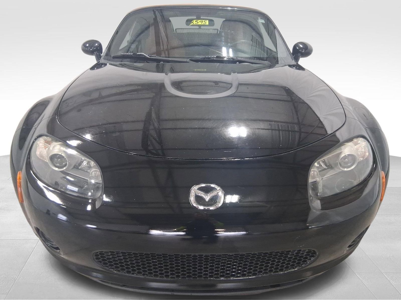 Used 2006 MAZDA MX-5 Miata Grand Touring RWD image 2