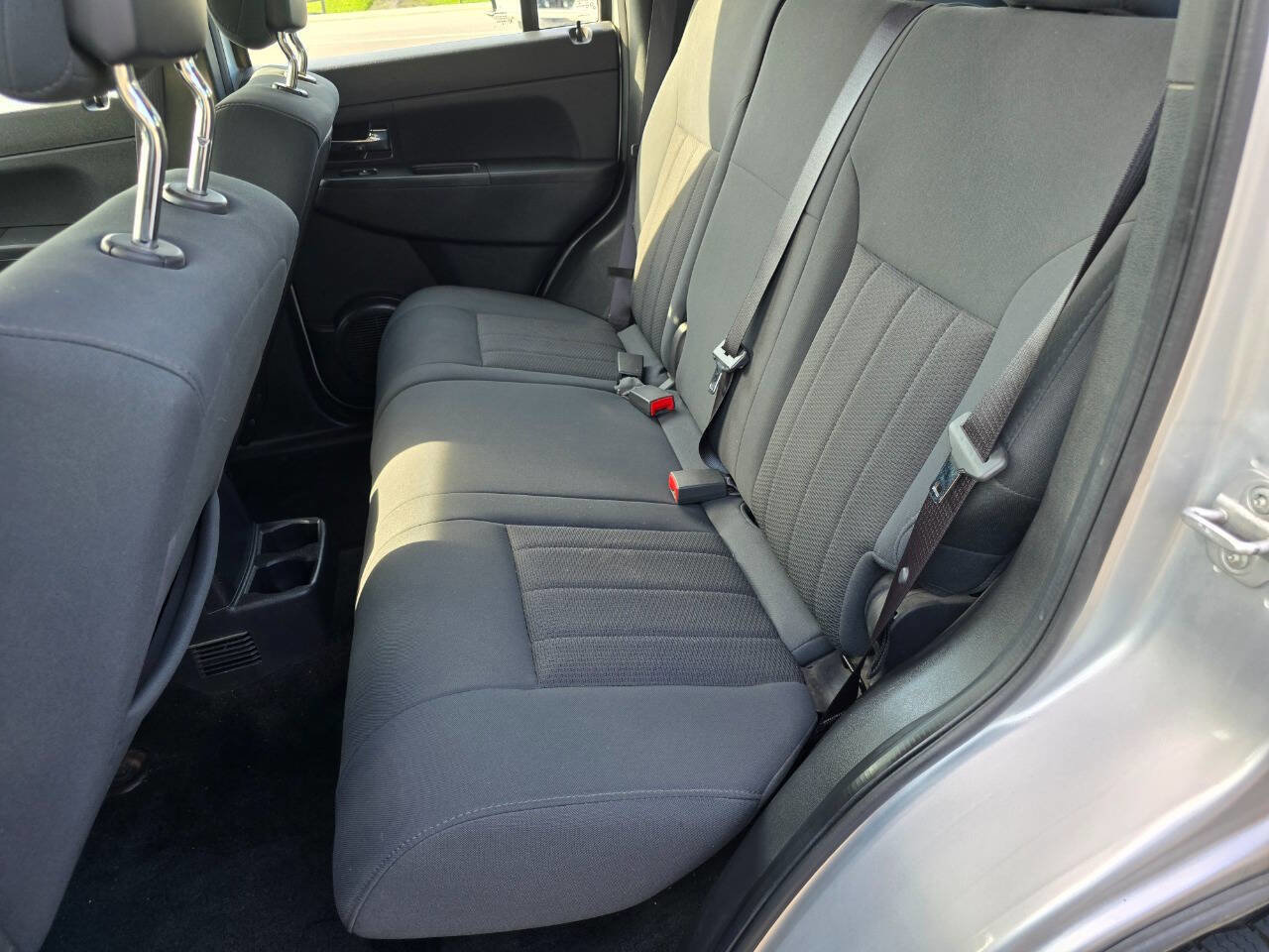 Used 2012 Jeep Liberty Sport image 18