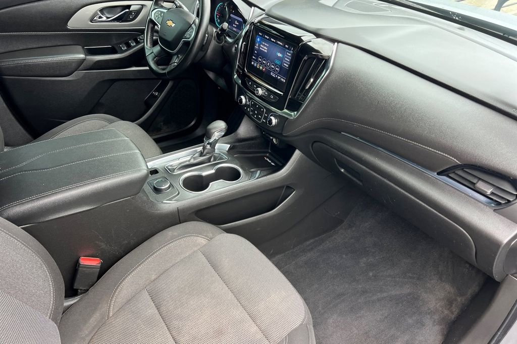 Used 2023 Chevrolet Traverse LT image 21