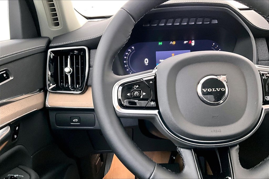 New 2026 Volvo XC90 B5 Plus AWD/4WD image 16
