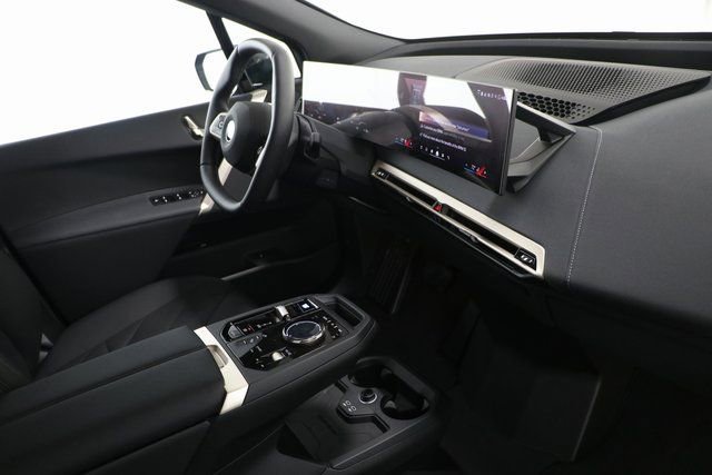 Used 2025 BMW iX xDrive50 image 32